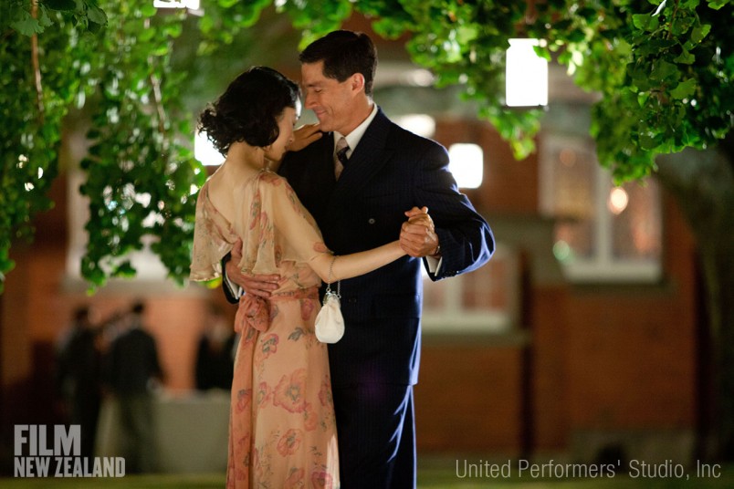 Matthew Fox and Eriko Hatsune as General Bonner Fellers and Aya Shimada