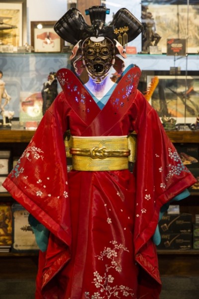 Red Robe Geisha by Weta Workshop with Kurt and Bart